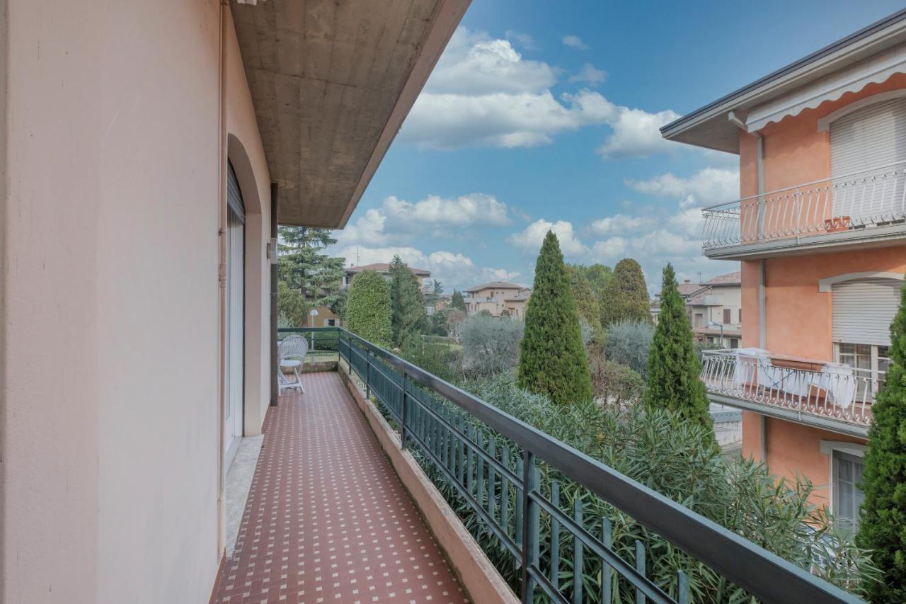 Aura Home Sirmione - 2 Bedrooms Apartment Zewnętrze zdjęcie