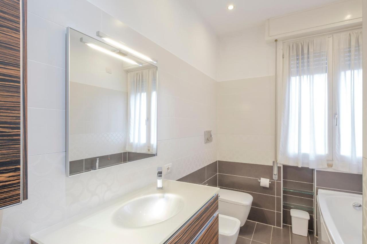 Aura Home Sirmione - 2 Bedrooms Apartment Zewnętrze zdjęcie